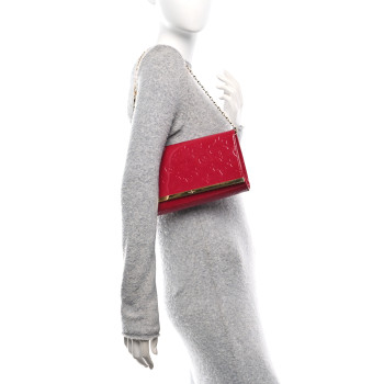 LOUIS VUITTON Vernis Ana Clutch Rose Indien
