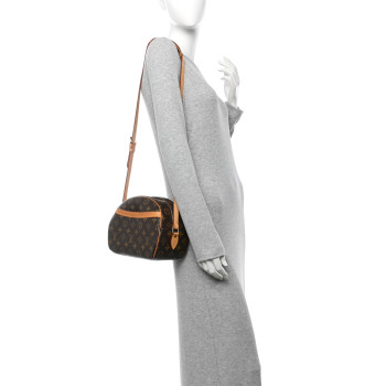 LOUIS VUITTON Monogram Blois LOUIS VUITTON Monogram Blois