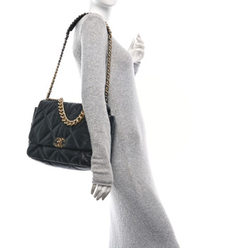 CHANEL Goatskin Quilted Maxi Chanel 19 Flap Black