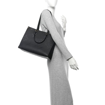 LOUIS VUITTON Empreinte Monogram Giant Onthego MM Black