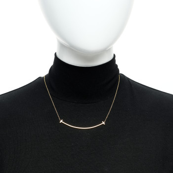 TIFFANY 18K Yellow Gold Large T Smile Pendant Necklace