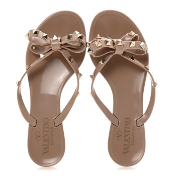 VALENTINO GARAVANI PVC Jelly Rockstud Bow Thong Sandals 35 Poudre