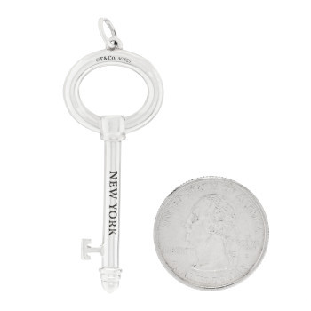 TIFFANY Sterling Silver Modern Oval Key Pendant
