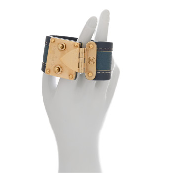 LOUIS VUITTON Chèvre Suhali S Lock Bracelet Blue