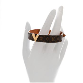 LOUIS VUITTON Monogram Essential V Bracelet 19