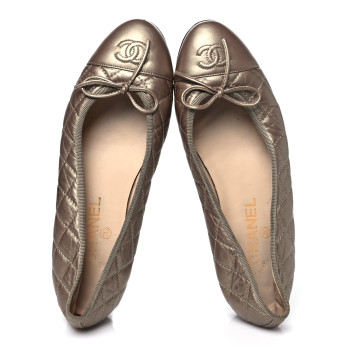CHANEL Metallic Aged Calfskin Quilted CC Cap Toe Ballerina Flats 38.5 Light Gold