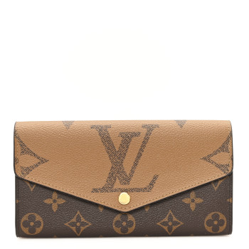 LOUIS VUITTON Reverse Monogram Giant Sarah Wallet