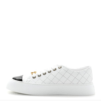 CHANEL Crumpled Lambskin Patent Womens CC Quilted Sneakers 41 White Black