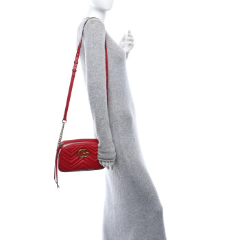 GUCCI Calfskin Matelasse Small GG Marmont Chain Shoulder Bag Hibiscus Red