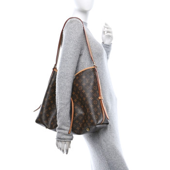 LOUIS VUITTON Monogram Carryall MM