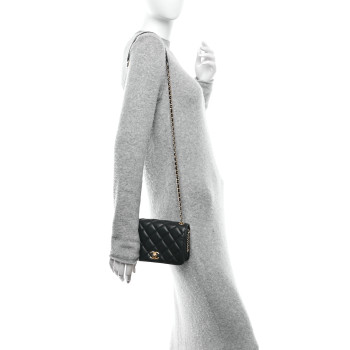 CHANEL Lambskin Quilted CC Chain Flap Black
