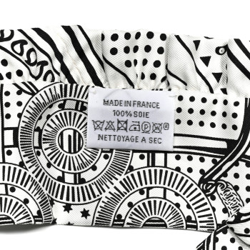 HERMES Silk Eperon d'Or Bandana Ruffle Twilly White Black