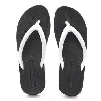 PRADA Vernice Thong Sandals 37 Bianco