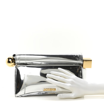 JACQUEMUS Metallic Patent Calfskin La Pochette Rond Carre Silver