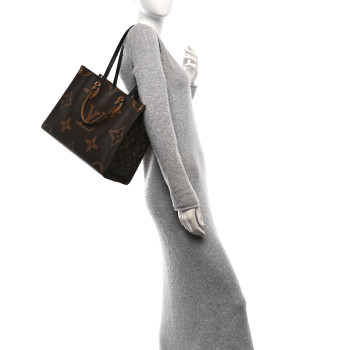 LOUIS VUITTON Reverse Monogram Giant Onthego MM