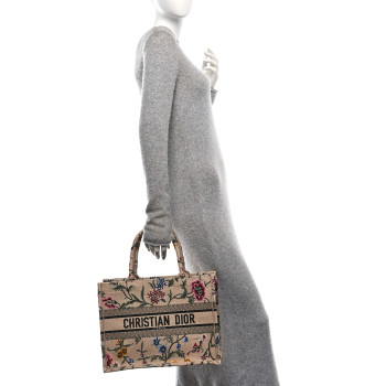 CHRISTIAN DIOR Raffia Embroidered Petites Fleurs Medium Book Tote Natural