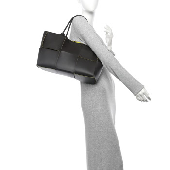 BOTTEGA VENETA Nappa Maxi Intrecciato Medium Arco Tote Fondant Kiwi