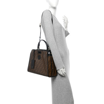 FENDI Patent Glazed Fabric FF 1974 Medium Peekaboo Iconic Defender Satchel Mogano Panna Black