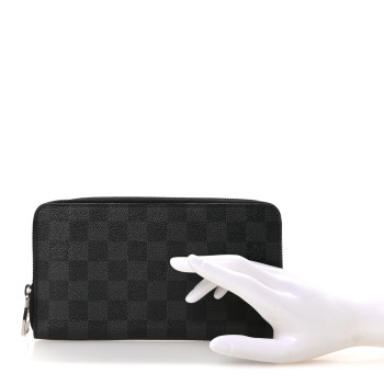 LOUIS VUITTON Damier Graphite Zippy Organizer Wallet