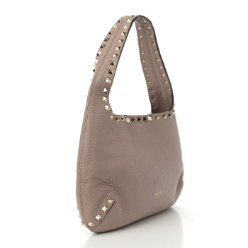 VALENTINO GARAVANI Pebbled Calfskin Small Rockstud Flip Lock Hobo Poudre