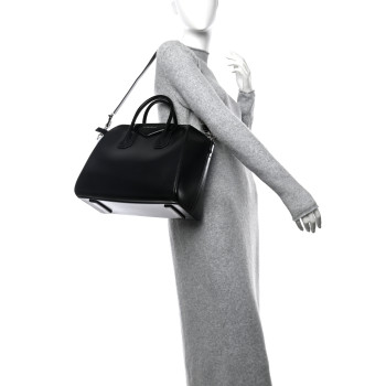 GIVENCHY Shiny Lord Calfskin Medium Antigona Black