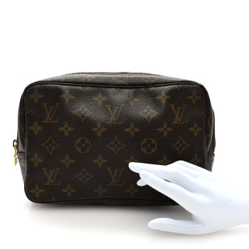 LOUIS VUITTON Monogram Trousse Toilette 23