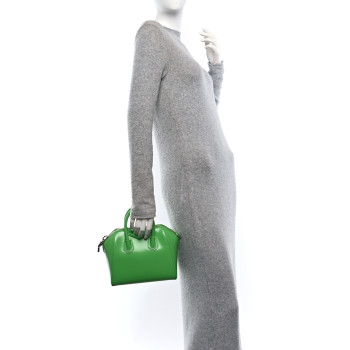 GIVENCHY Shiny Lord Calfskin Antigona Absynthe Green