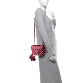 CHANEL Mirror Calfskin Metallic Lambskin Quilted Hollywood Boulevard Mini Flap With Star Coin Purse Pink
