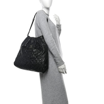 CHANEL Distressed Glazed Caviar Quilted Large Elastic Tote Black