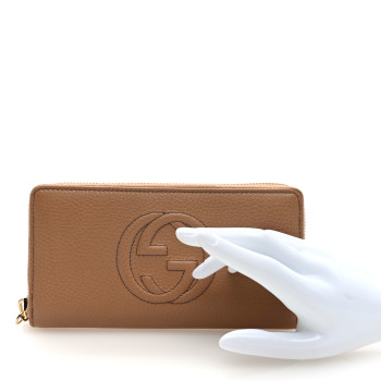 GUCCI Pebbled Calfskin Soho Zip Around Wallet Camelia