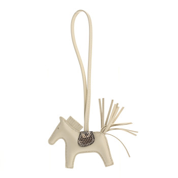 HERMES Milo Lambskin Lizard Touch Grigri Rodeo Horse Bag Charm Craie Ombre HERMES Milo Lambskin Lizard Touch Grigri Rodeo Horse Bag Charm Craie Ombre