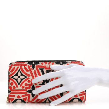 LOUIS VUITTON Monogram Giant Crafty Zippy Wallet Creme Rouge Black