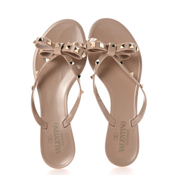 VALENTINO GARAVANI PVC Jelly Rockstud Bow Thong Sandals 39 Poudre