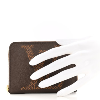 LOUIS VUITTON Monogram Giant Zippy Coin Purse