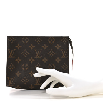 LOUIS VUITTON Monogram Toiletry Pouch 19