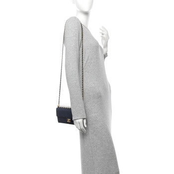 CHANEL Goatskin Quilted Chic Pearls Clutch With Chain Navy
