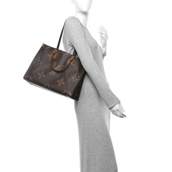 LOUIS VUITTON Reverse Monogram Giant Onthego MM