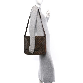 LOUIS VUITTON Monogram Beaubourg MM Messenger Bag
